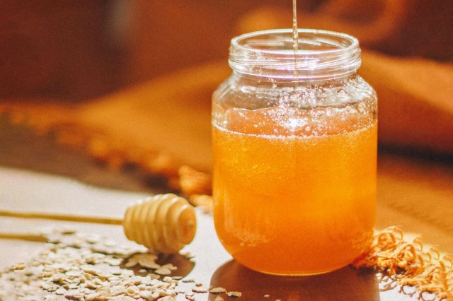 An image of a jar of honey