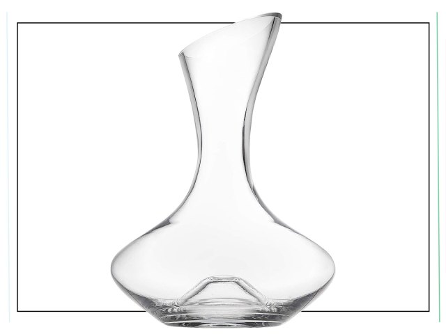 An image of wine decantor