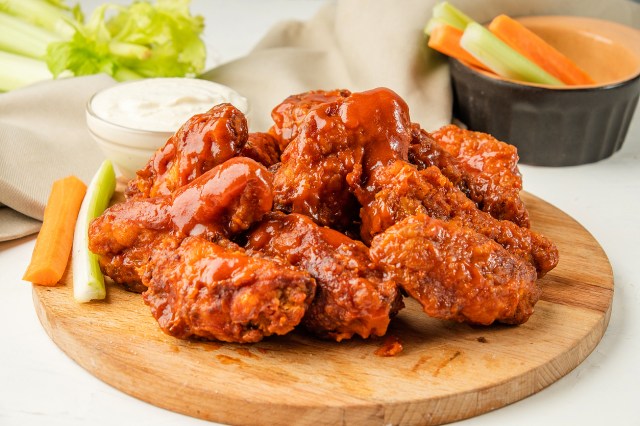 An image of a plate of buffalo wings