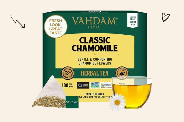 An image of the Vahdam chamomile tea