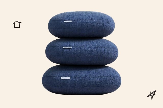 An image of the Quiet Mind weighted pillow