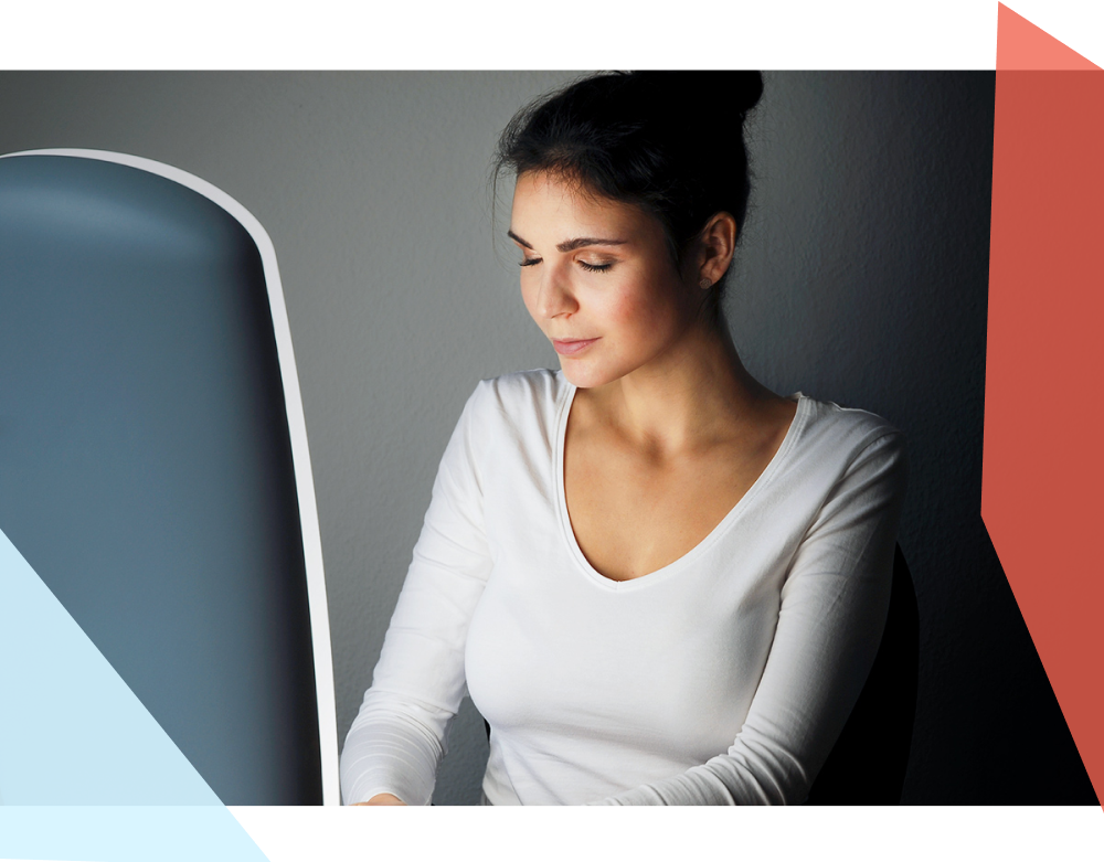 Woman enjoying light therapy during seasonal depression 