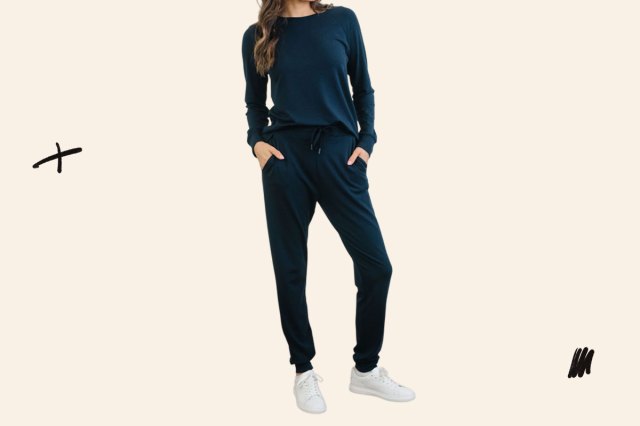 A photo of the Cozy Earth bamboo jogger set