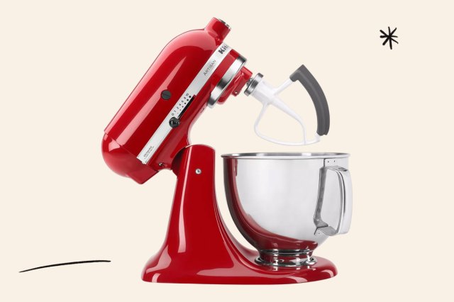 A photo of the KitchenAid flex edge beater attachment