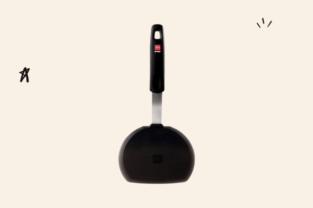 A photo of the di Oro pancake spatula